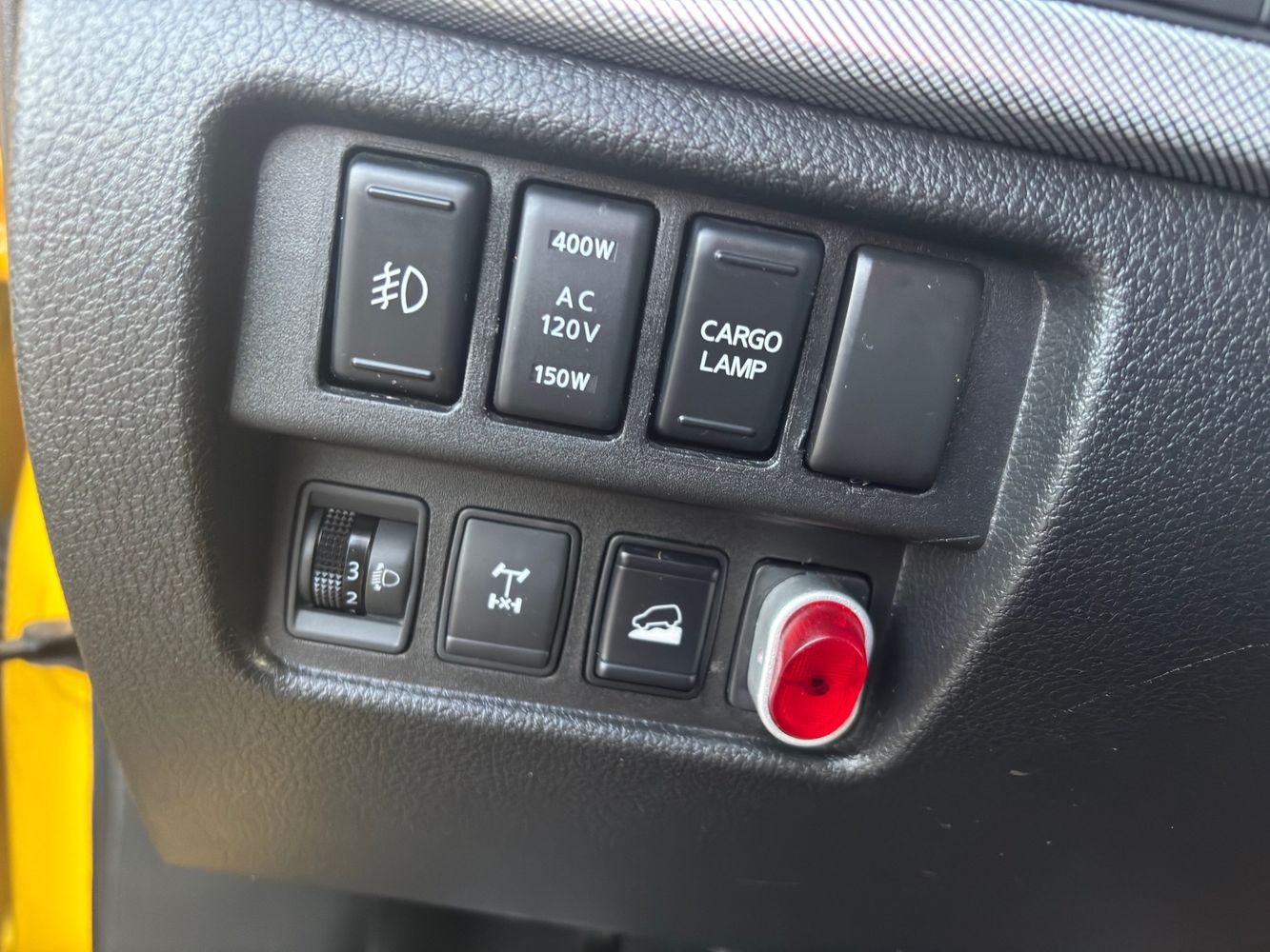 2016 Nissan Titan PRO-4X photo 18