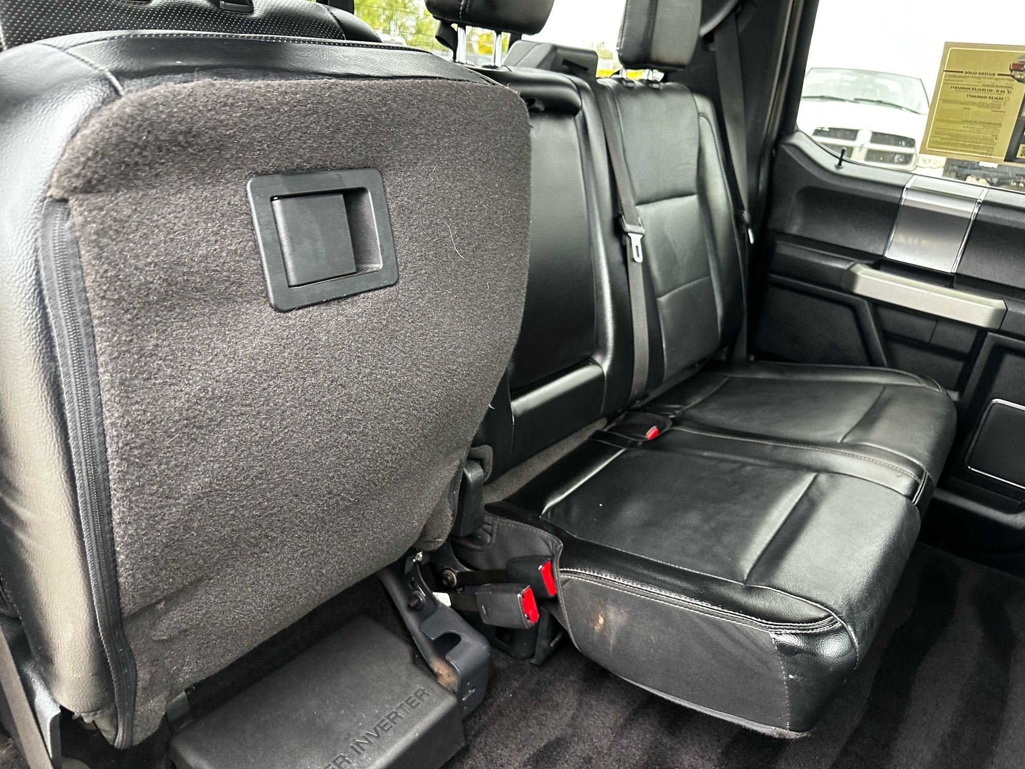 2016 Ford F-150 Lariat photo 25