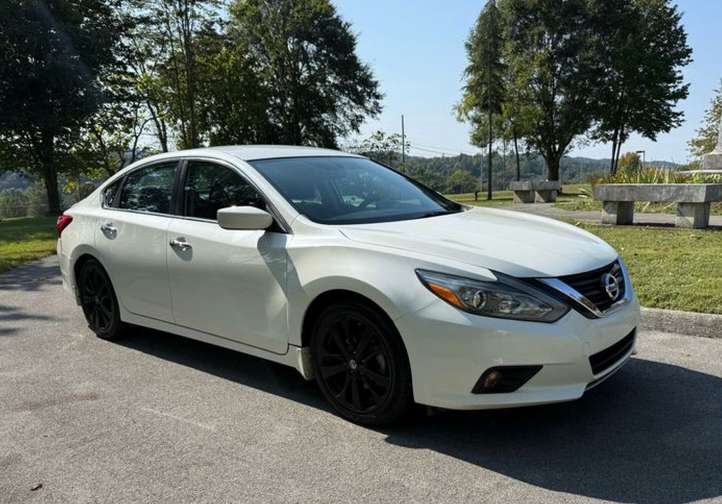 2018 Nissan Altima 2.5 SR photo 2