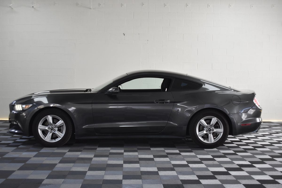 2017 Ford Mustang V6