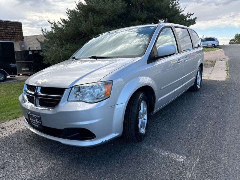 2012 Dodge Grand Caravan SXT photo 2