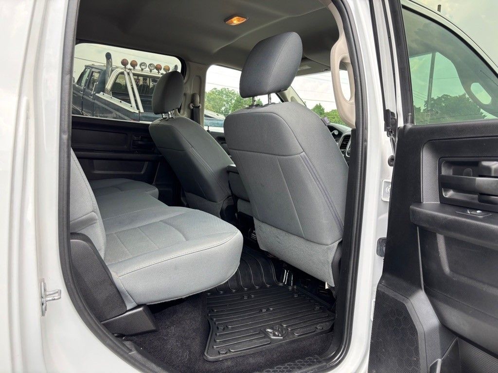 2017 Ram 2500 ST Tradesman photo 28