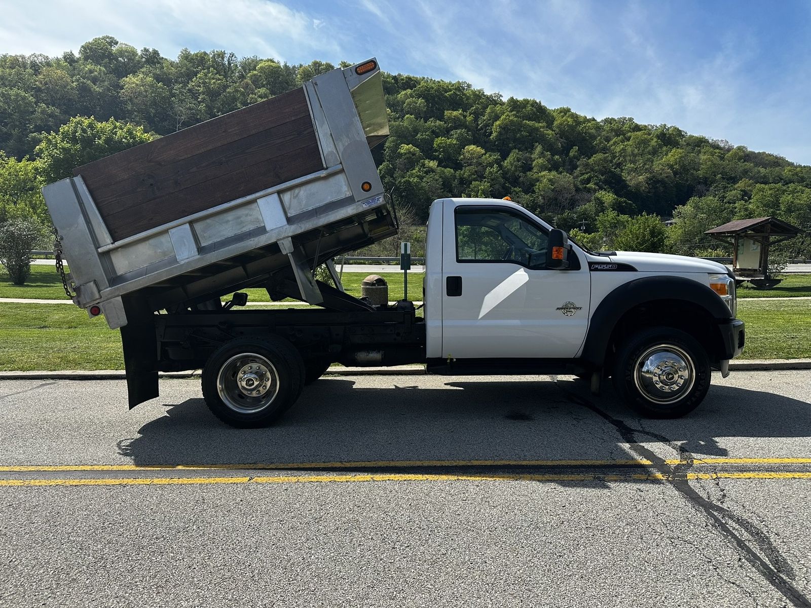 2014 Ford F-550 Chassis 3