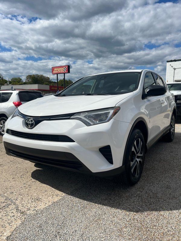 2018 Toyota RAV4 LE photo 2