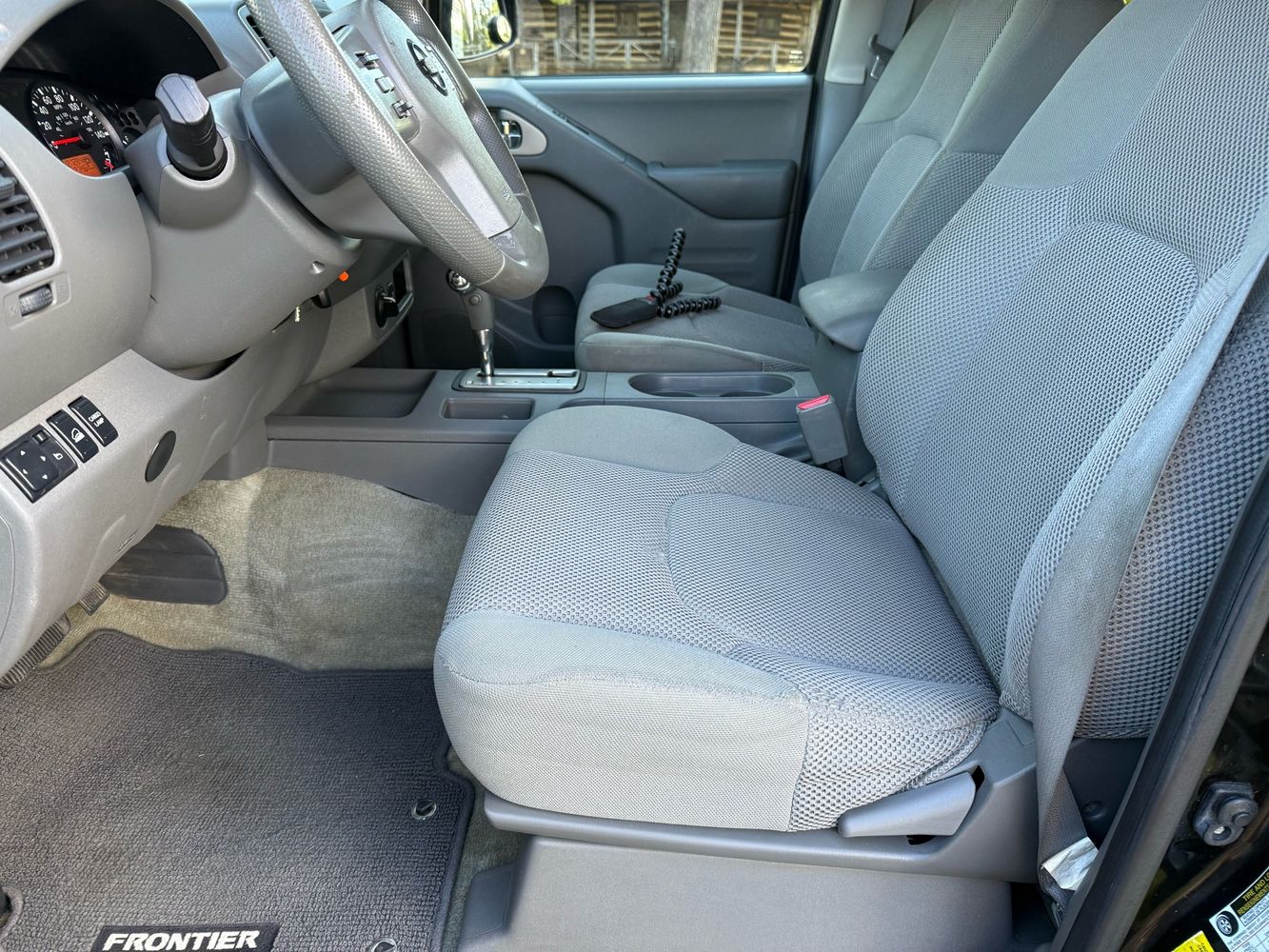 2016 Nissan Frontier SV photo 13