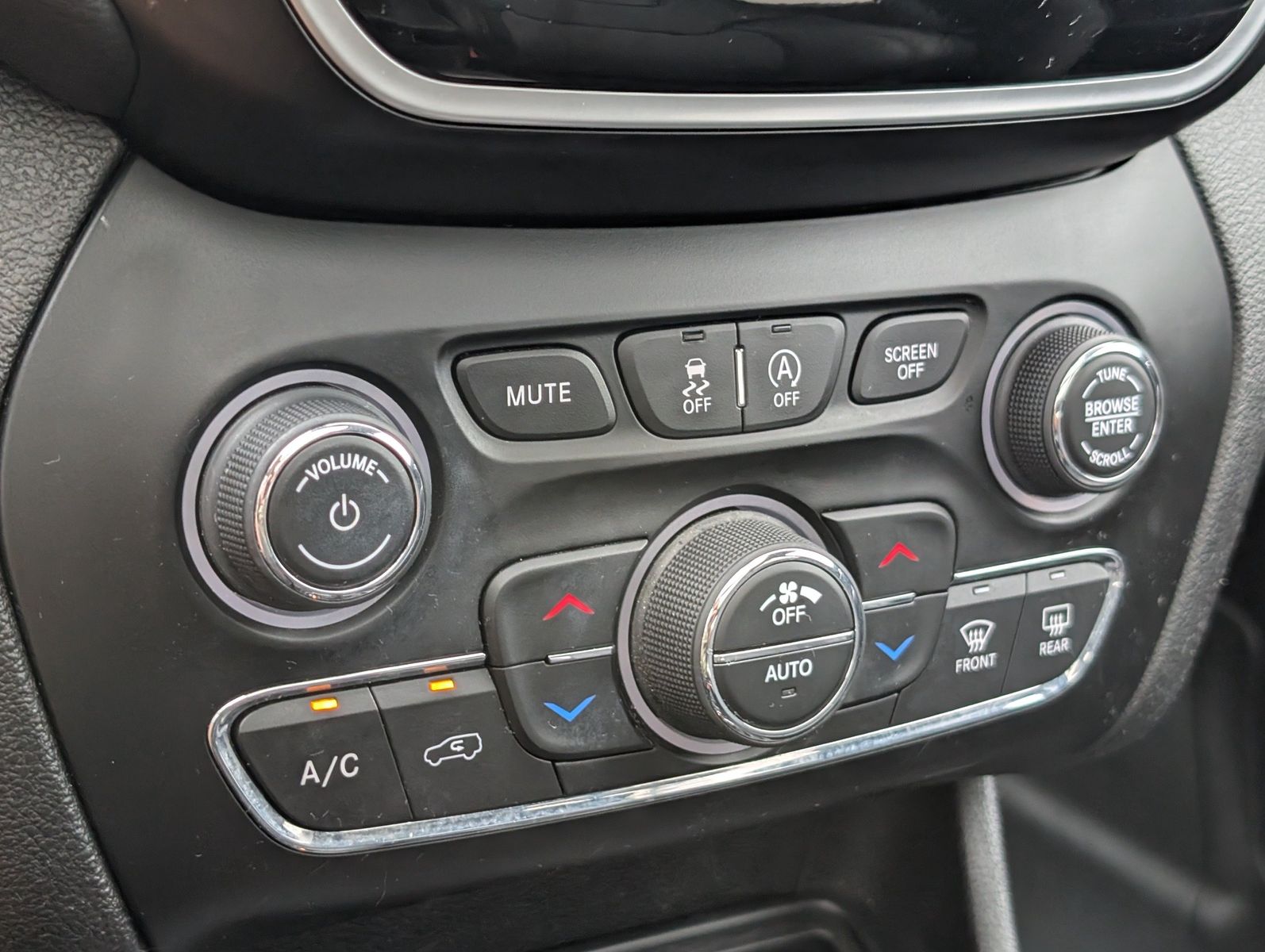 2019 Jeep Cherokee 66