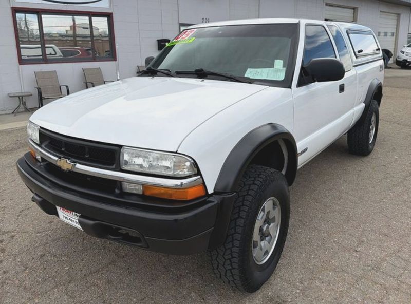 2003 Chevrolet S-10 LS Extended Cab 4WD