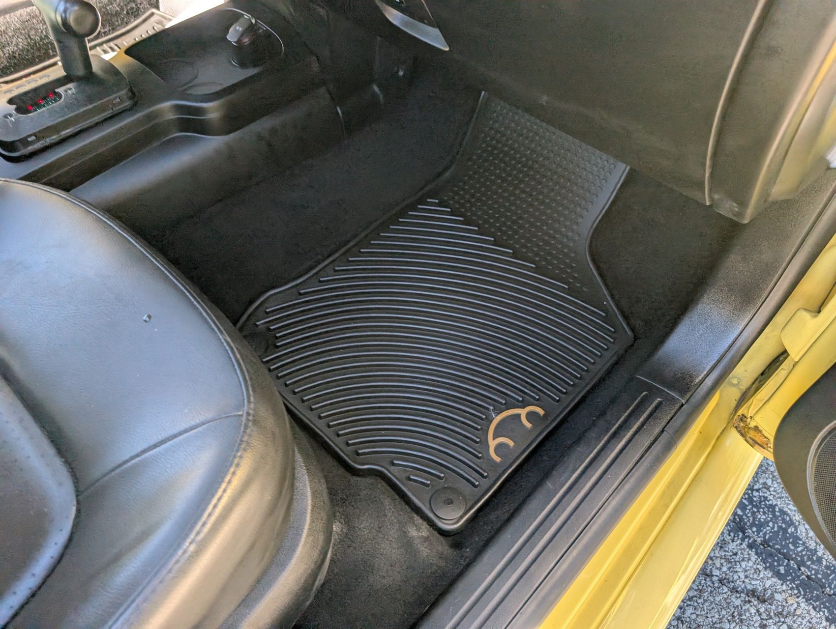 2008 Volkswagen New Beetle 73