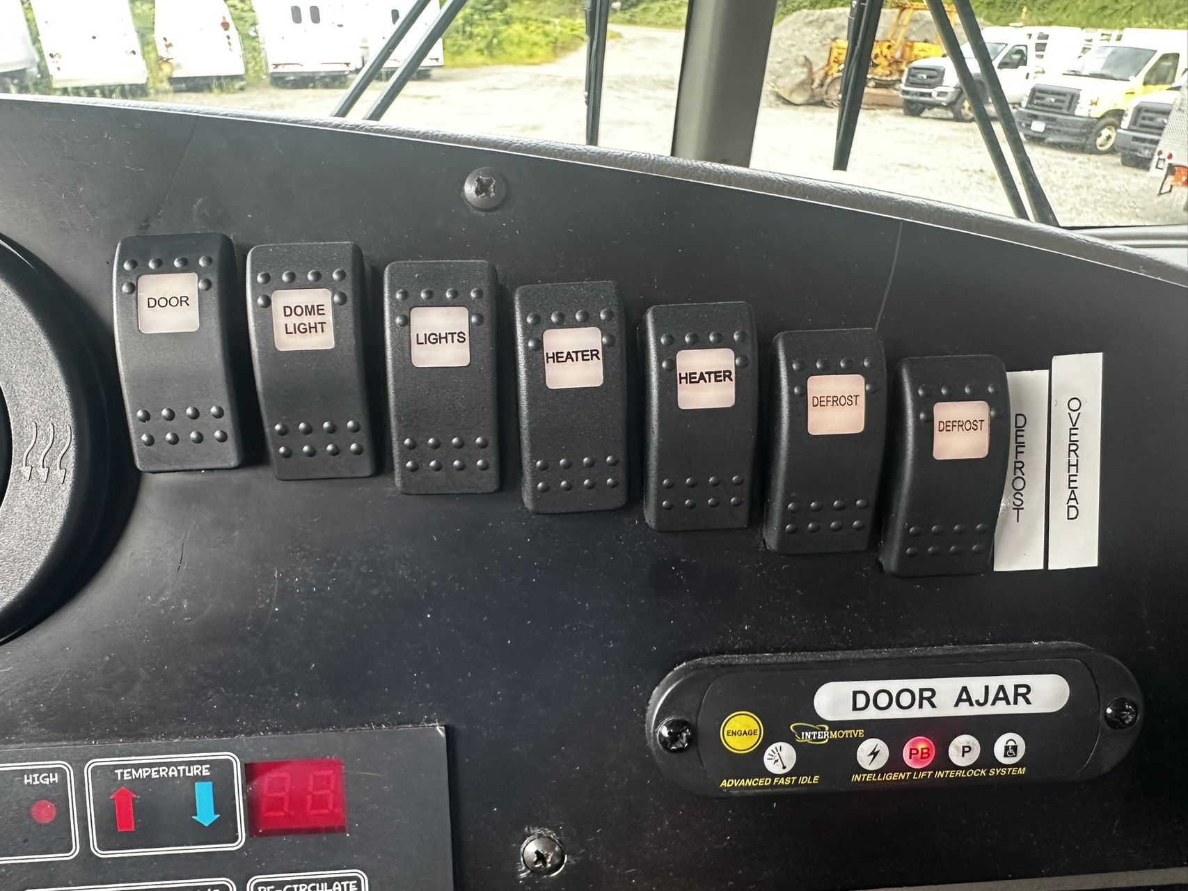 2018 Freightliner Glaval Legacy FA1034 28