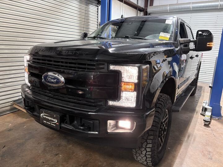 2019 Ford F-250 Super Duty Lariat's photo