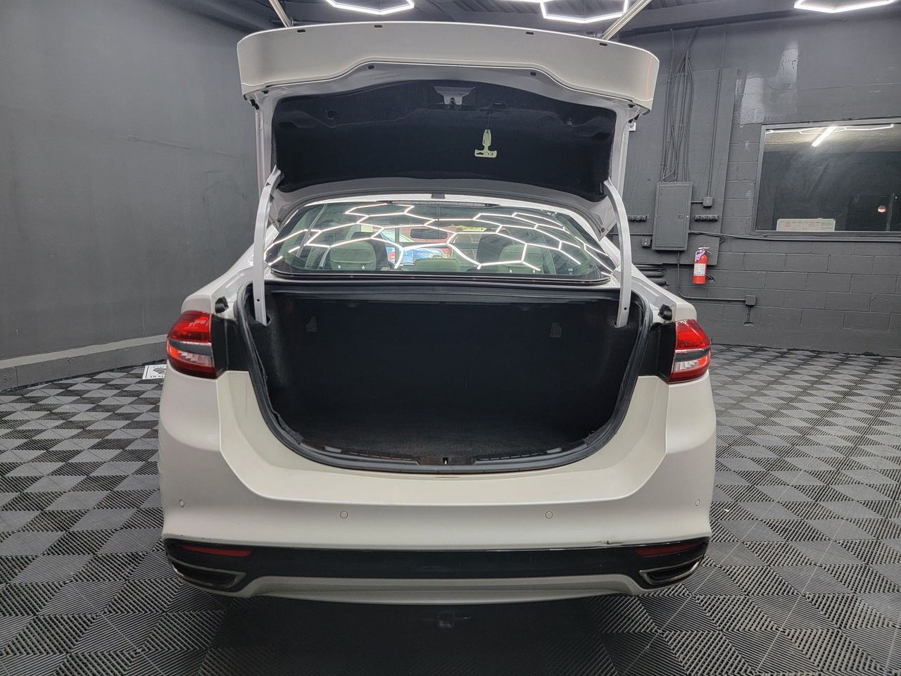 2018 Ford Fusion Titanium - Photo 8