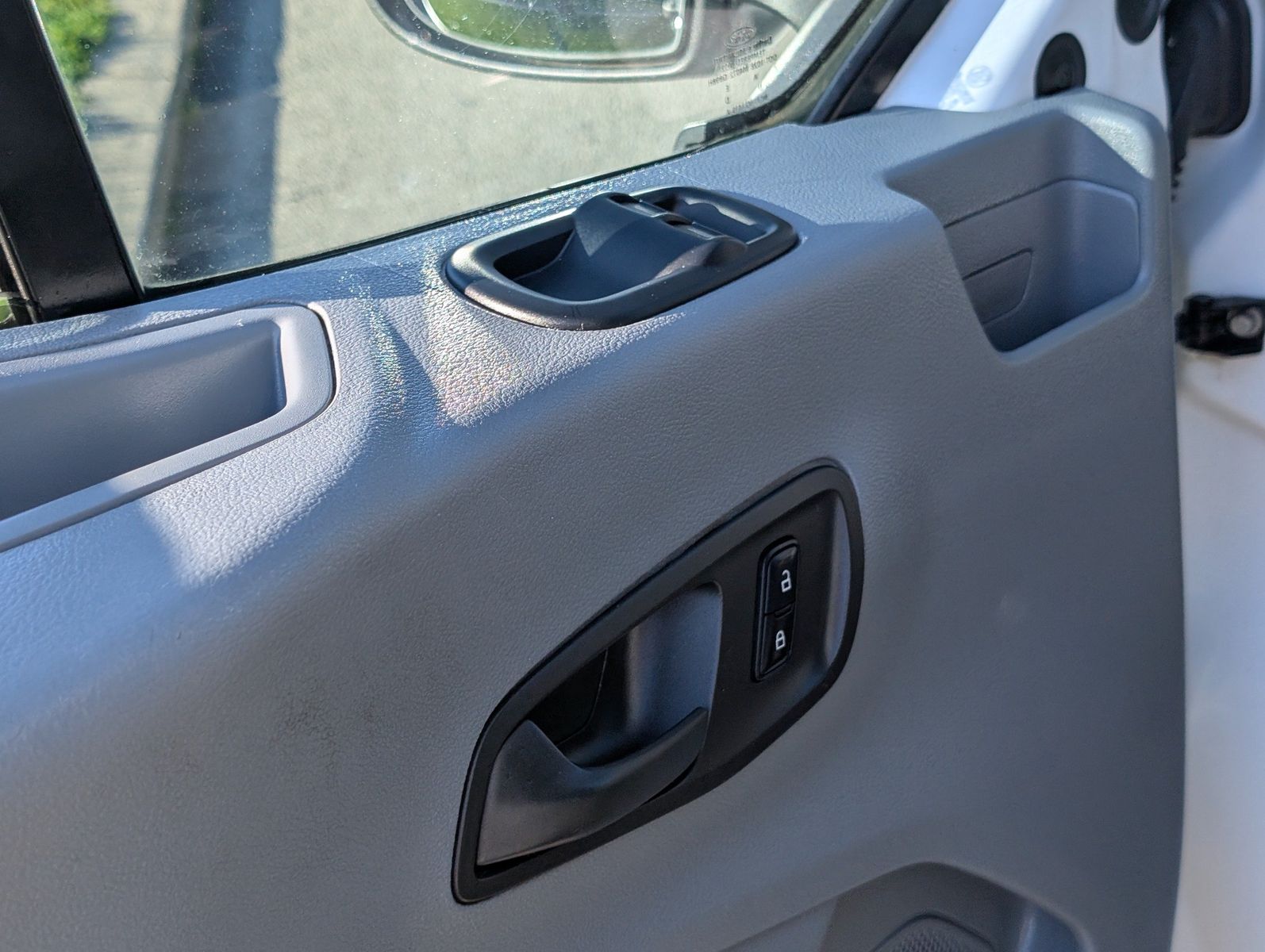 2017 Ford Transit-250 31