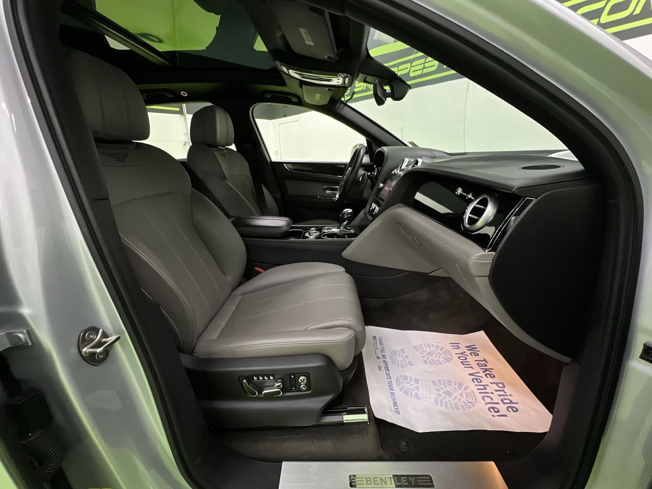 2018 Bentley Bentayga Base - Photo 29