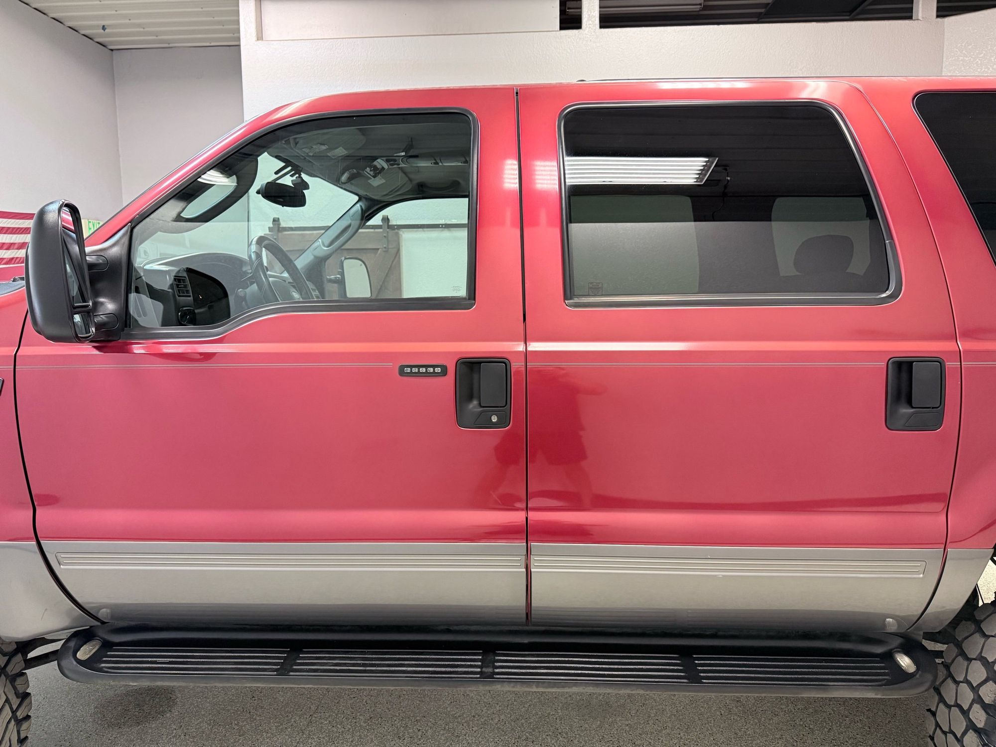 2003 Ford Excursion XLT photo 5