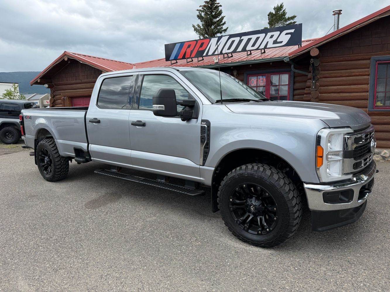 2023 Ford F-250 XLT 4x4 Crew Cab 176 in's photo