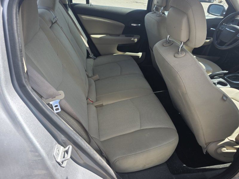 2014 Chrysler 200 LX photo 15