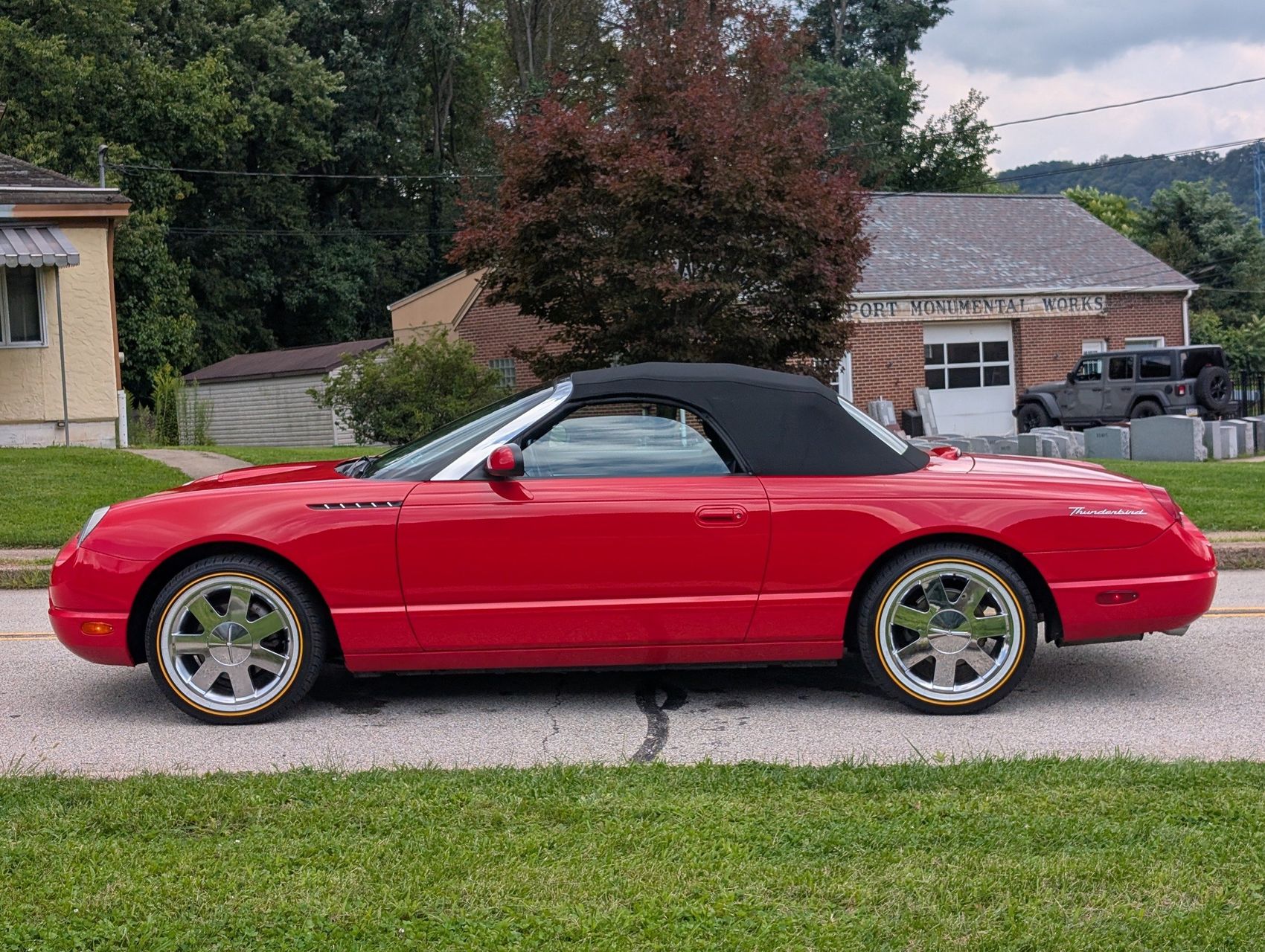 2002 Ford Thunderbird 13