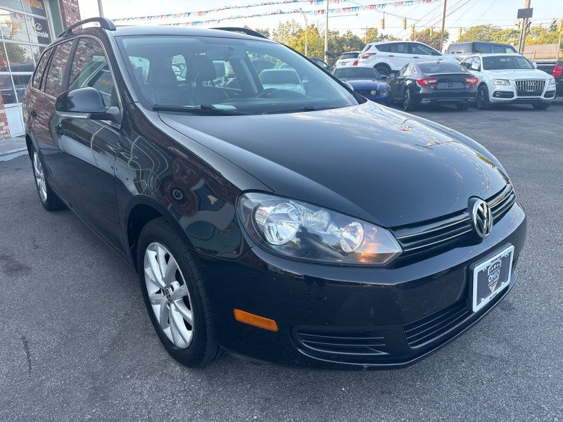 2012 Volkswagen Jetta SportWagen 2.5L SE photo 3