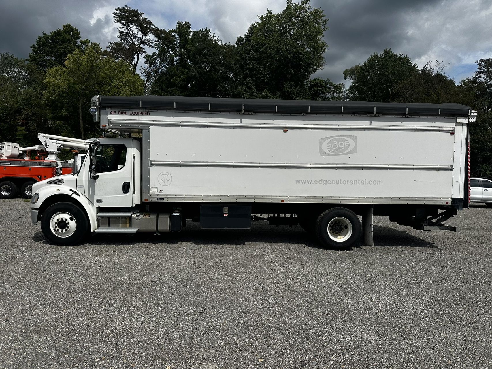 2016 Freightliner M2 106 2