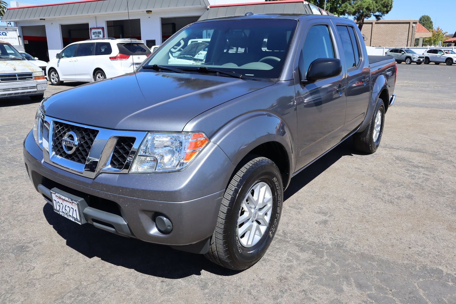 2016 Nissan Frontier SV photo 3