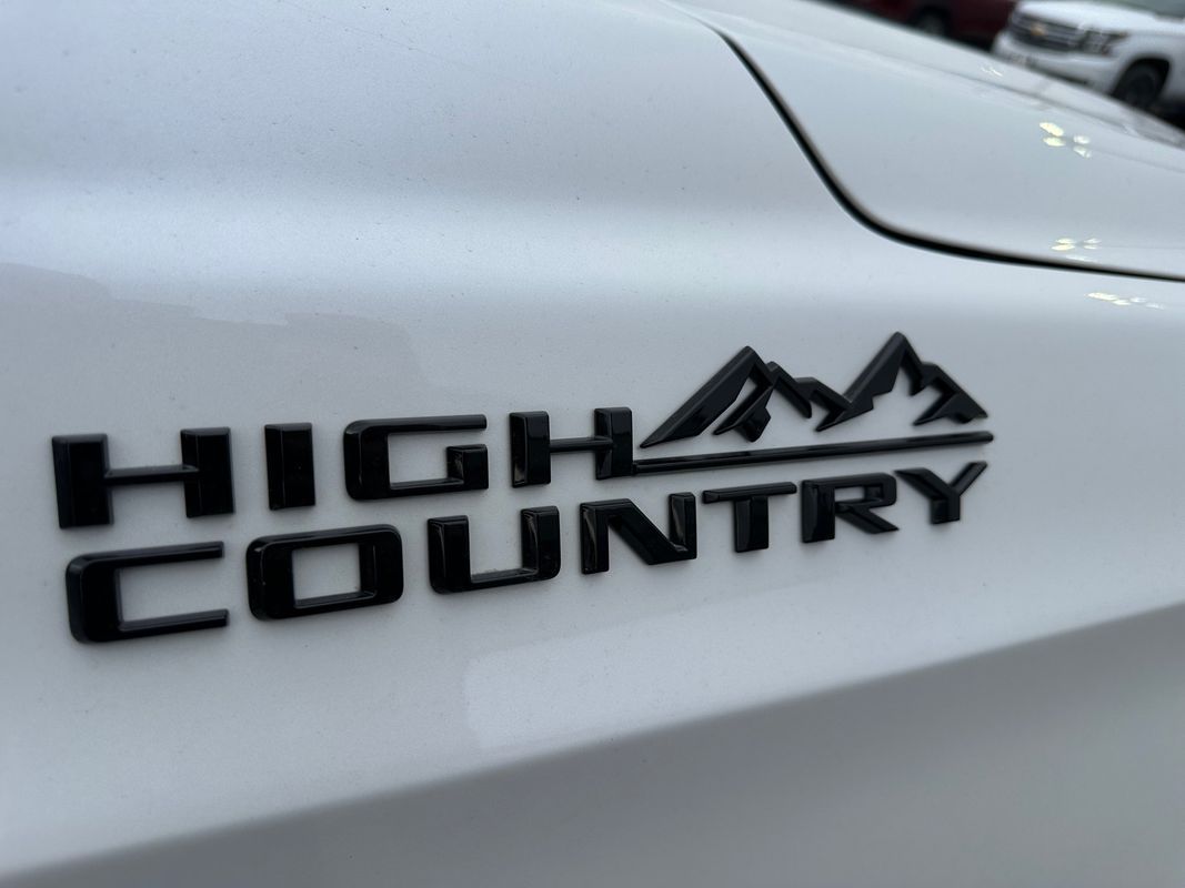 2021 Chevrolet Suburban High Country - Photo 9
