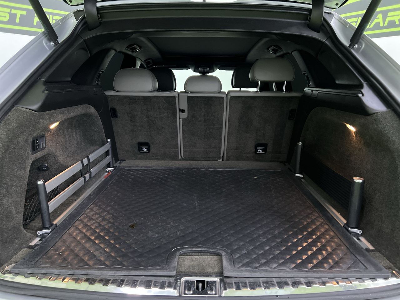 2018 Bentley Bentayga Base - Photo 28