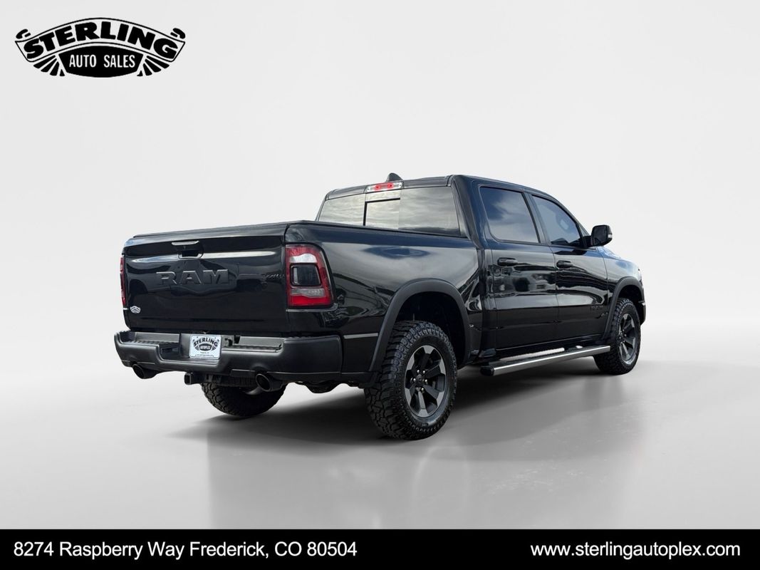 View vehicle photo 5