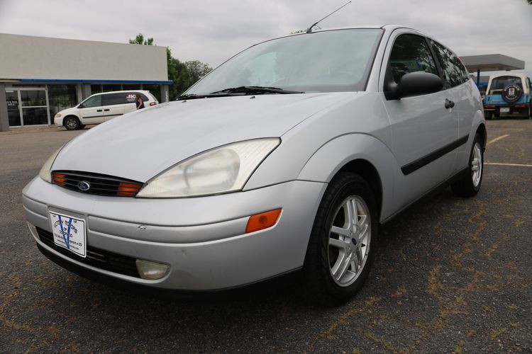 2000 Ford Focus ZX3 | Victory Motors of Colorado