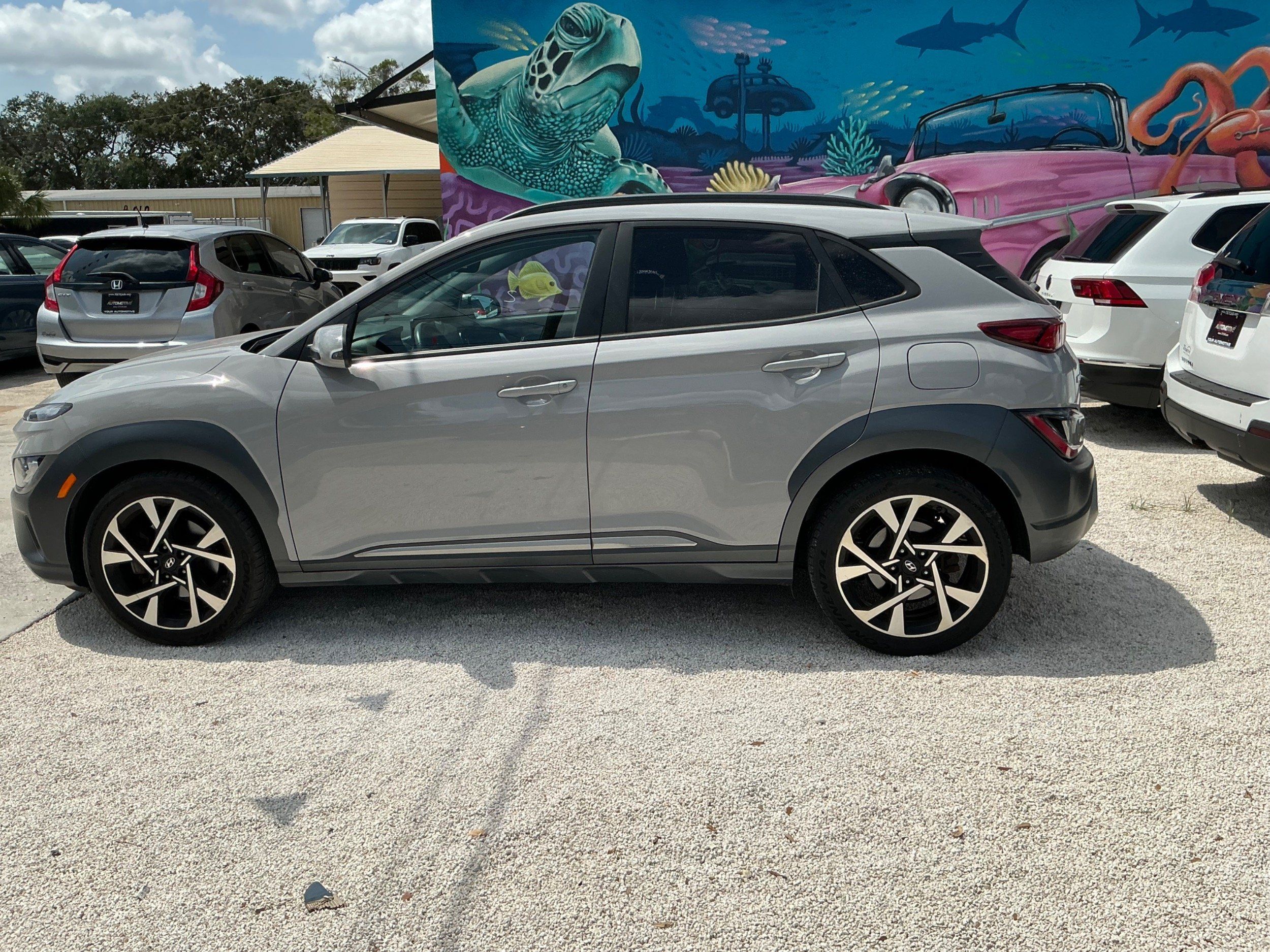 2022 Hyundai Kona Limited photo 2