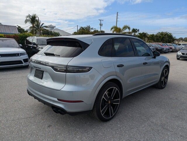 2020 Porsche Cayenne Turbo photo 6