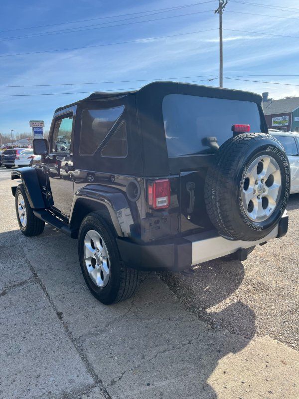 2015 Jeep Wrangler Sahara photo 4