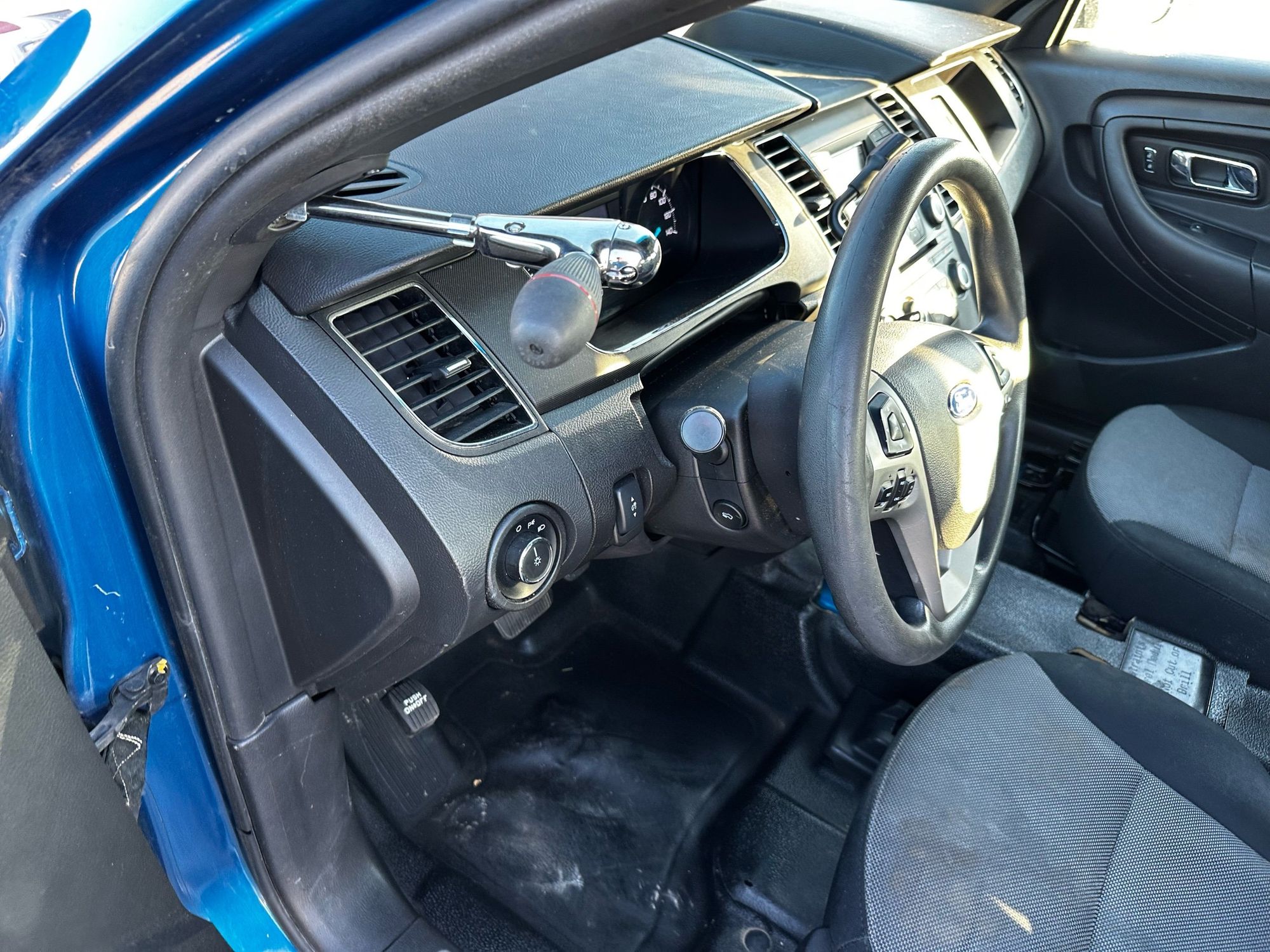 2013 Ford Taurus photo 32