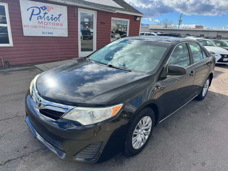 2013 Toyota Camry LE's photo