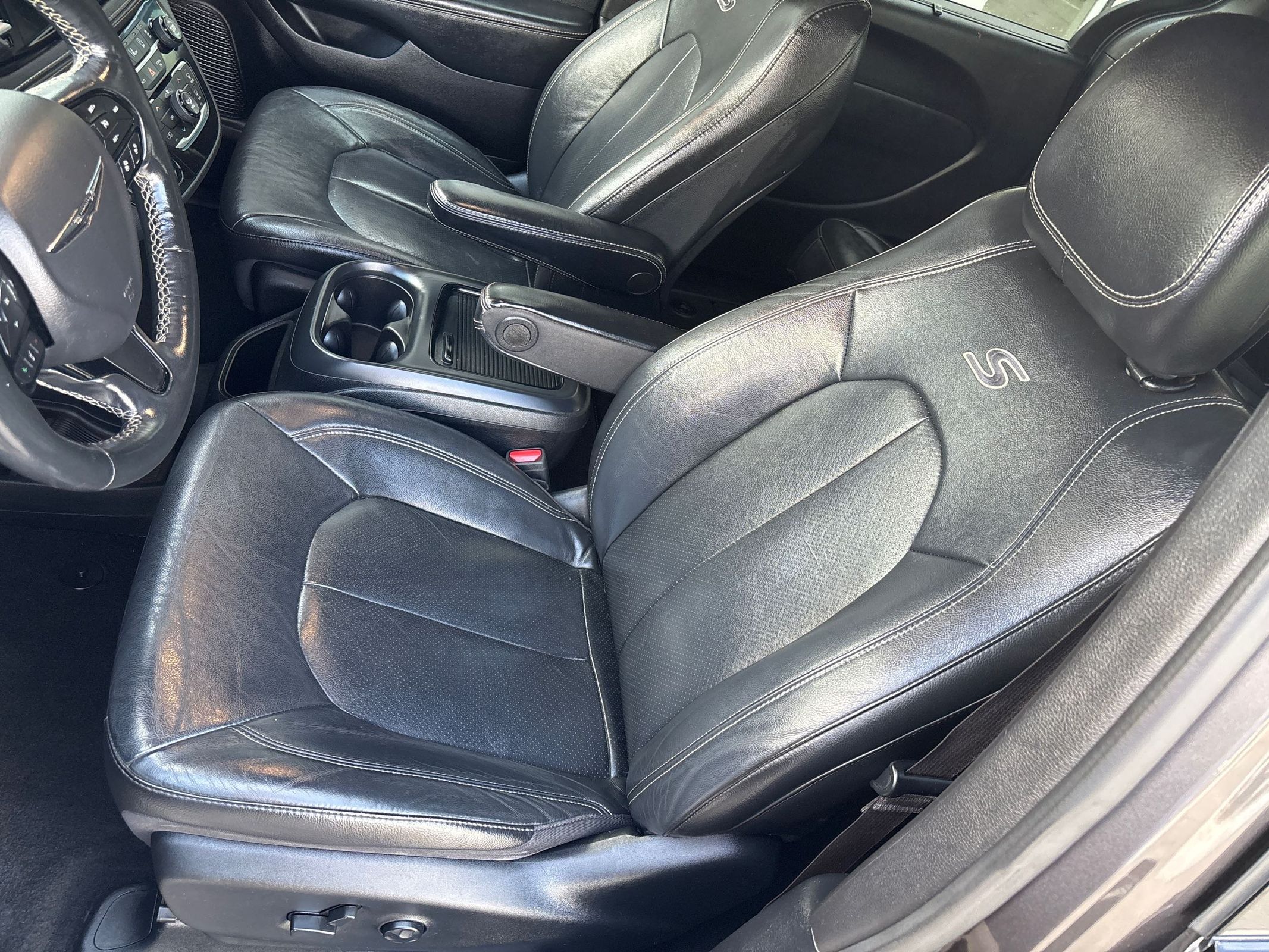 2021 Chrysler Pacifica Touring L - Photo 11