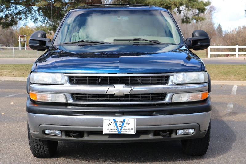 2002 Chevrolet Suburban Photos