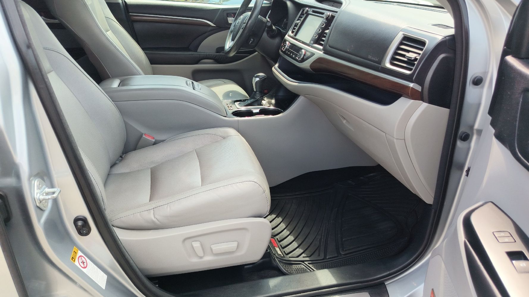 2016 Toyota Highlander Base Hybrid photo 13