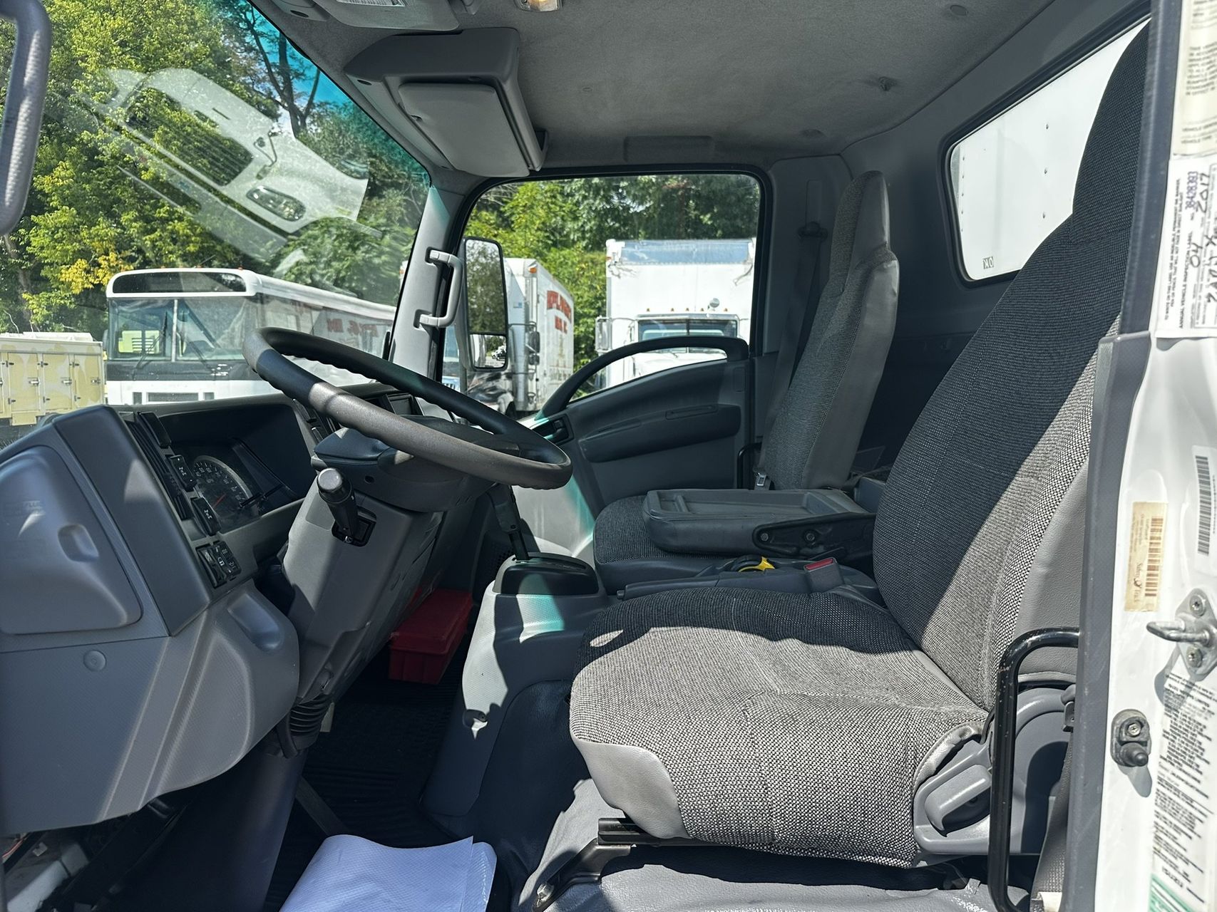 2017 Isuzu NRR 44