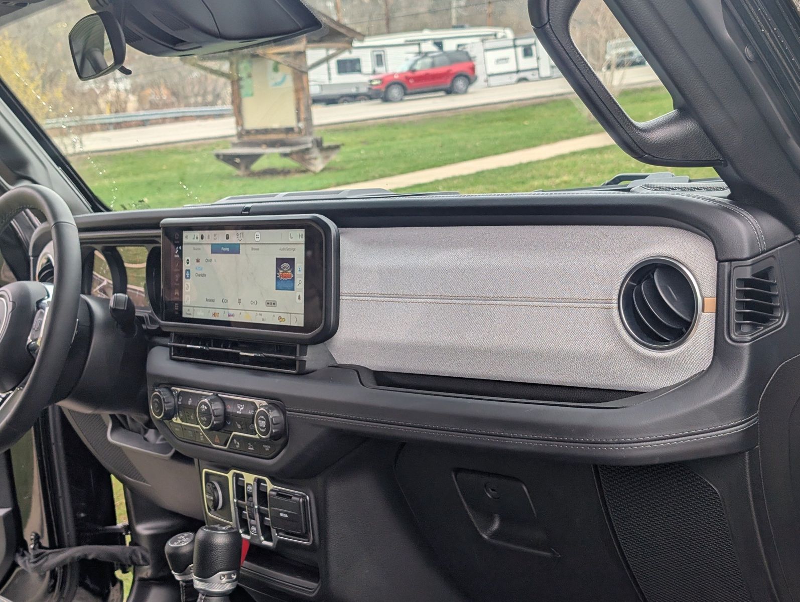 2025 Jeep Wrangler 4xe 38