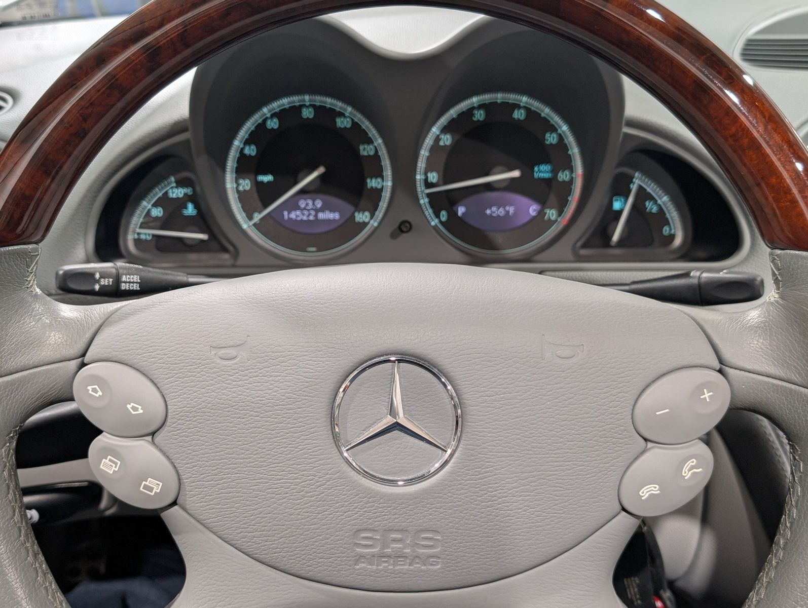 2004 Mercedes-Benz SL 500 98