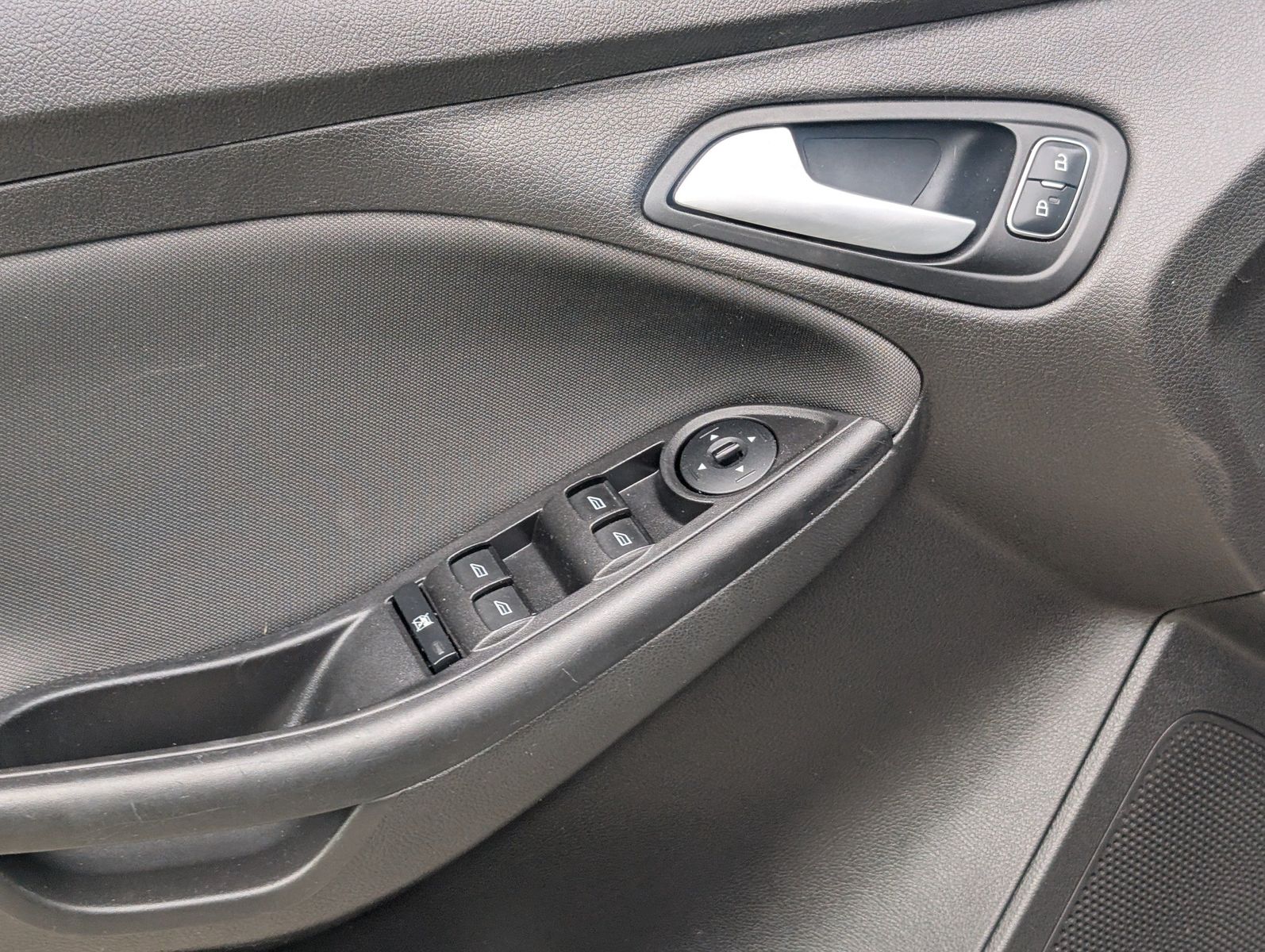 2017 Ford Focus 94
