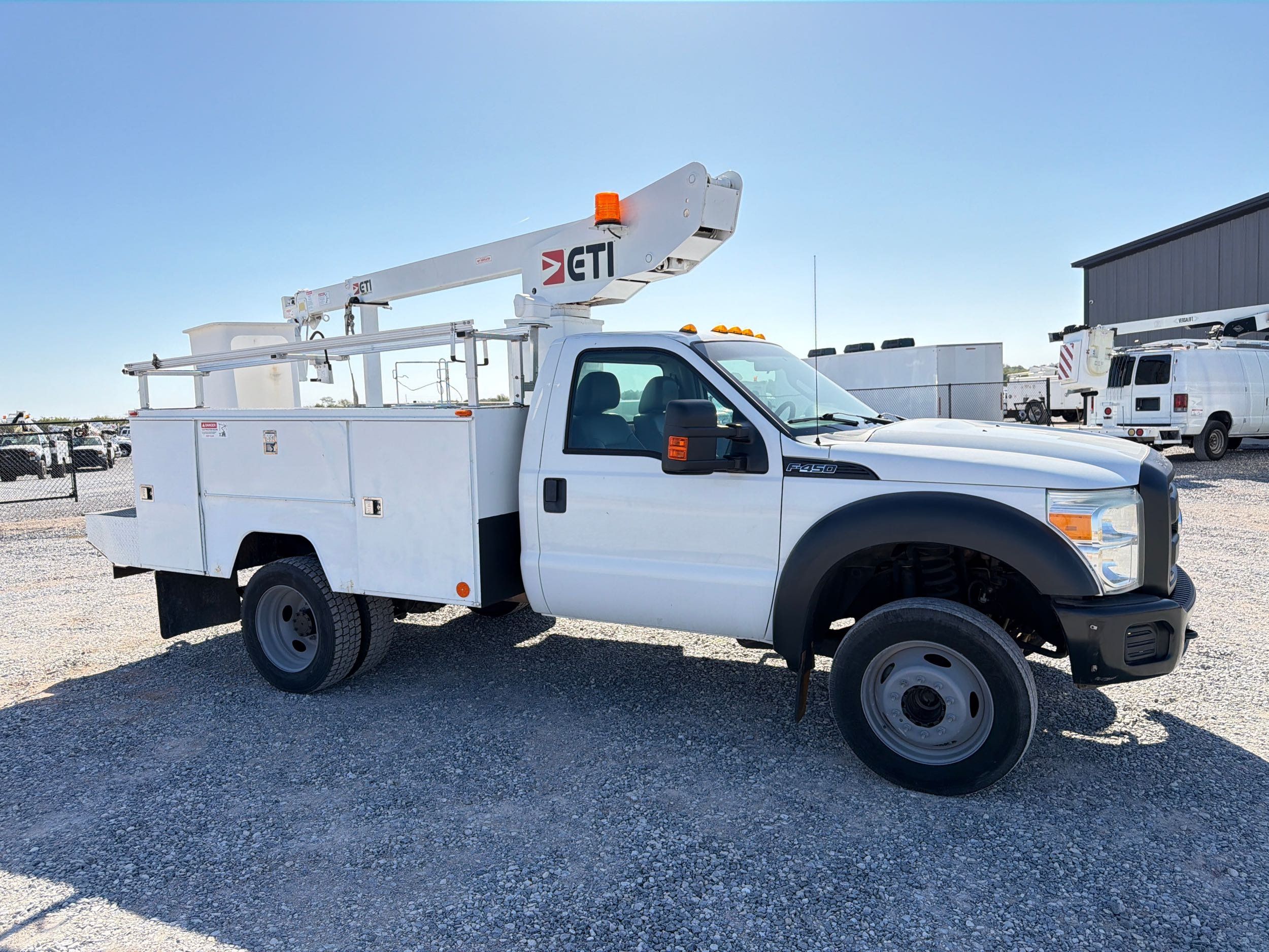 2016 Ford F-450 Super Duty Chassis Cab XL - Photo 12