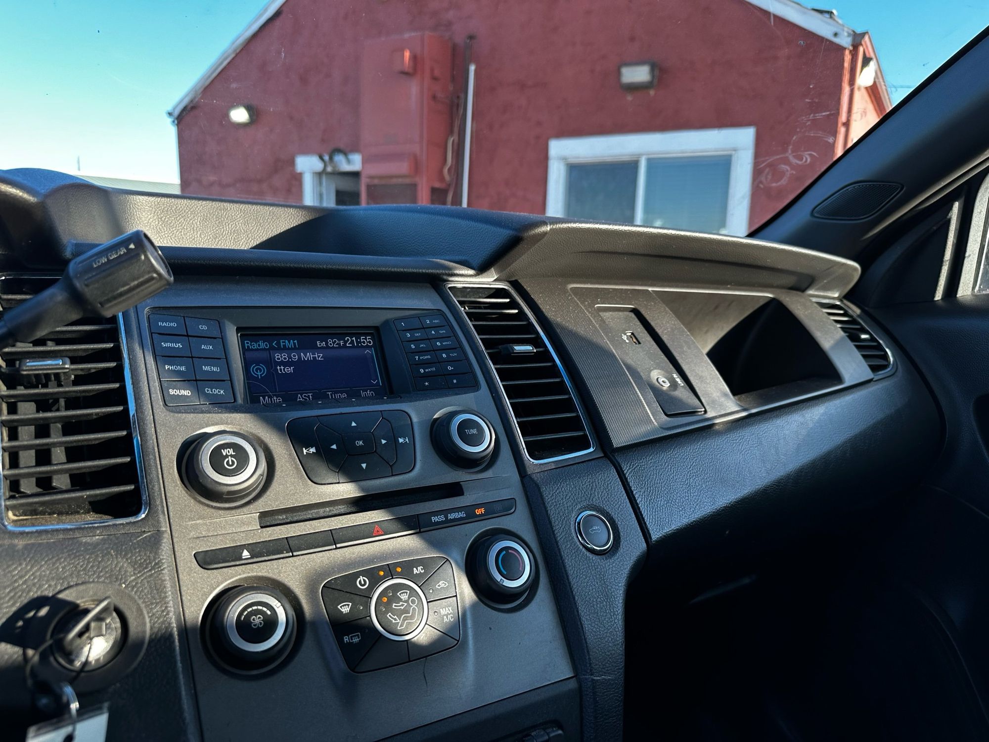 2013 Ford Taurus photo 34