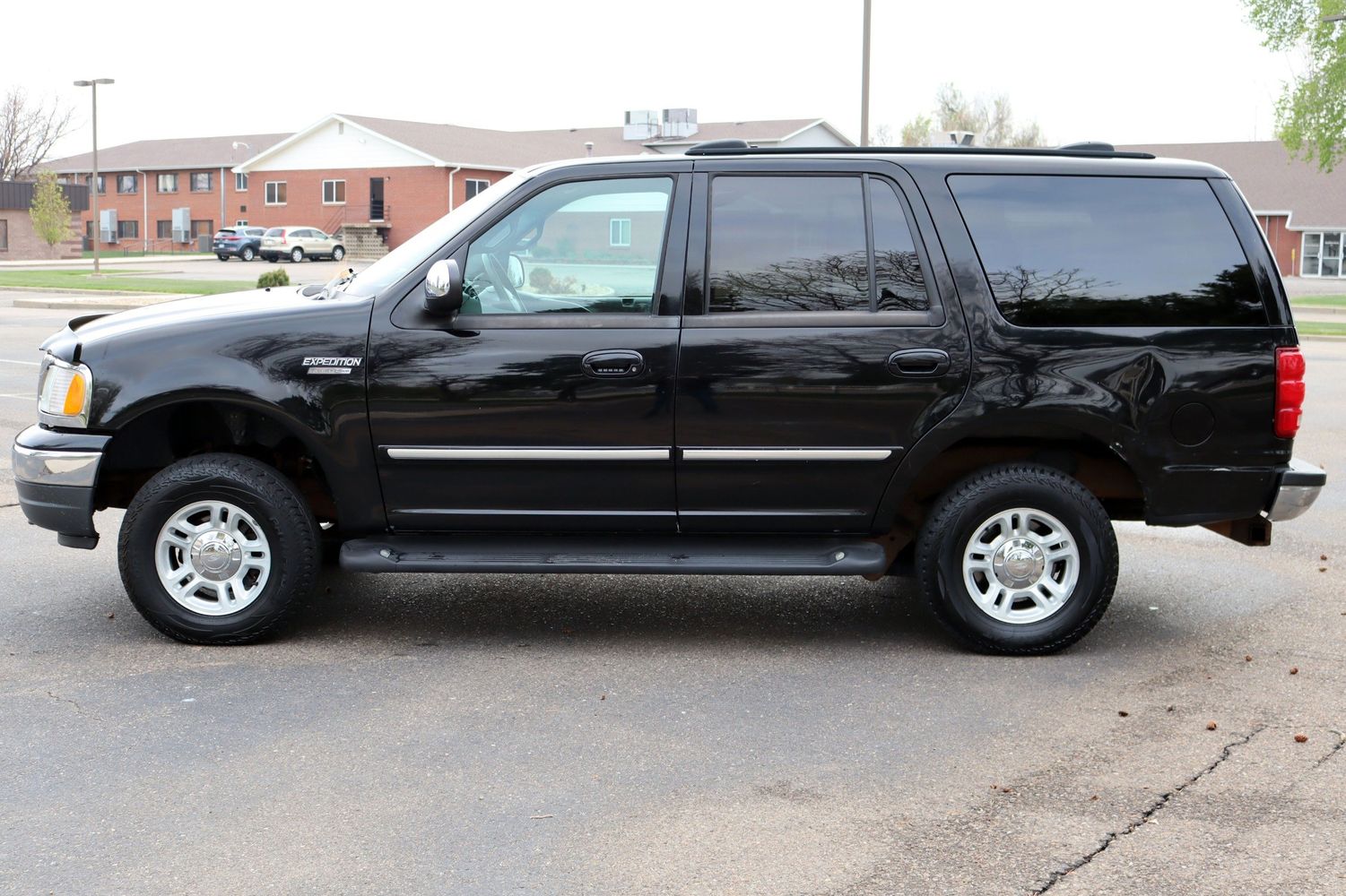 2002 Ford Expedition XLT | Victory Motors of Colorado