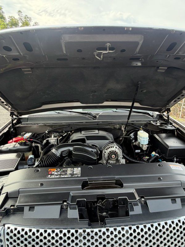2011 GMC Yukon XL Denali - Photo 11