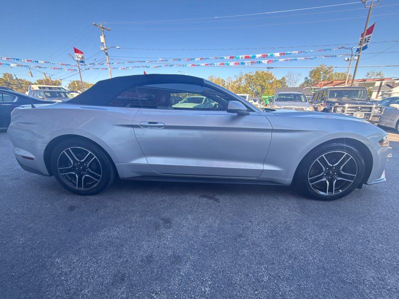 2019 Ford Mustang EcoBoost Premium photo 4