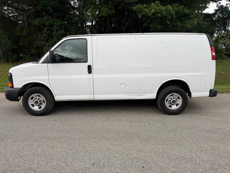 2016 GMC Savana 2500's photo