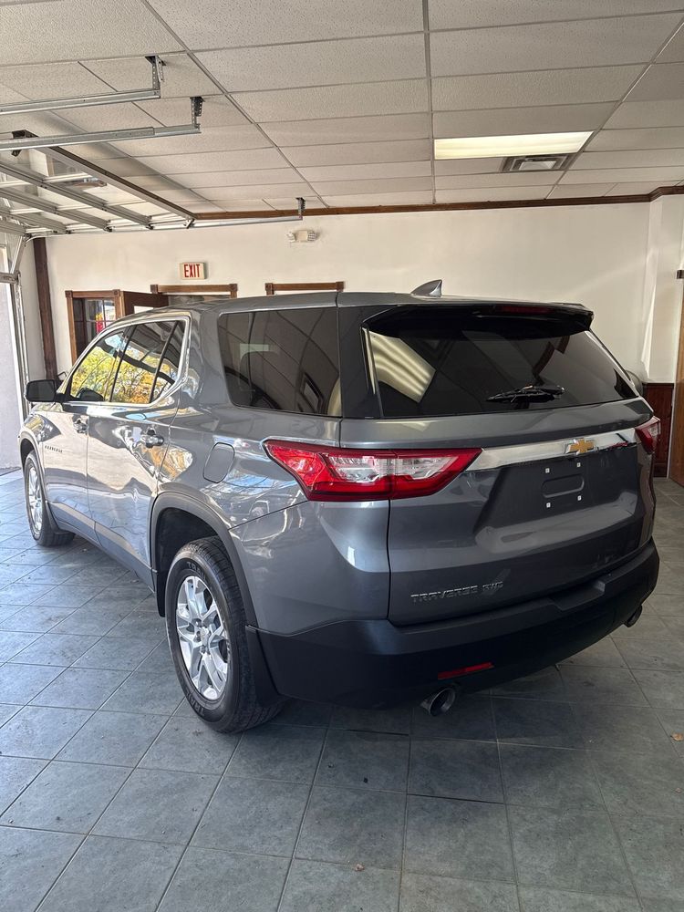 2020 Chevrolet Traverse LS photo 4