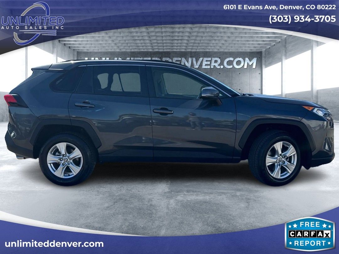 2020 Toyota RAV4 XLE photo 2