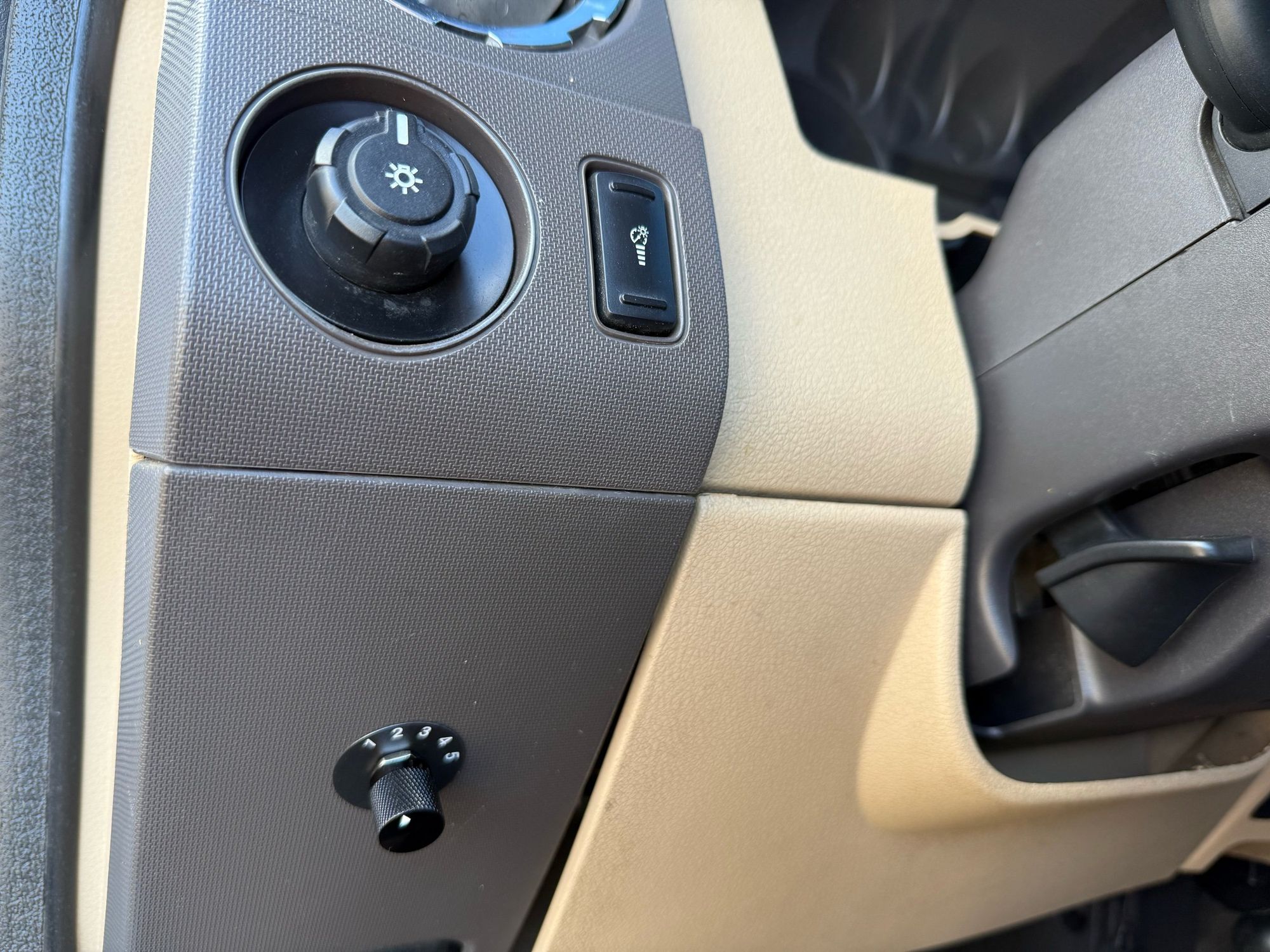 2014 Ford F-350 XLT photo 32