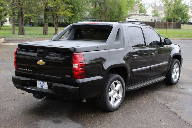 2007 Chevrolet Avalanche LTZ 1500 | Victory Motors of Colorado